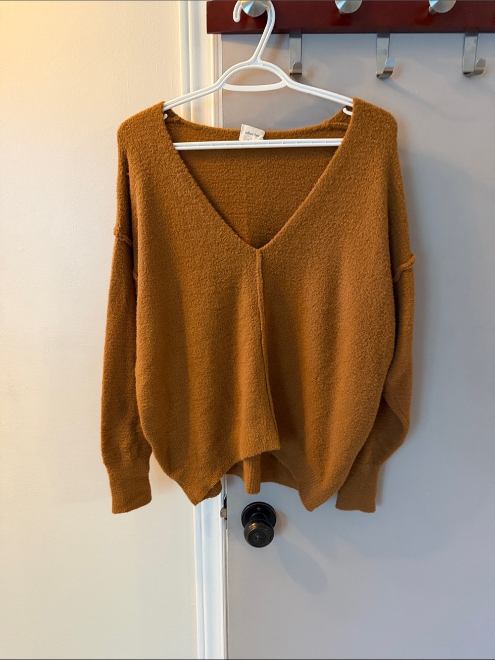 Wilfred Free V-Neck Sweater in Rust in excellent condition oversized super soft